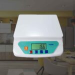 SRS135 digital kitchen scale with green LCD and keys