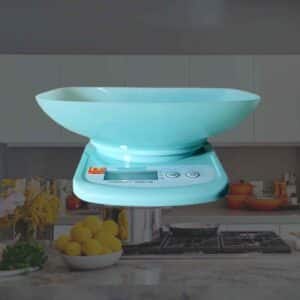 SRS210 kitchen scale with bowl, side view