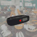 SRS520 luggage scale with red key, side view