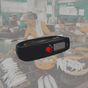 SRS520 luggage scale with red key, side view
