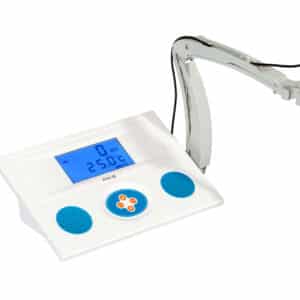 pH and conductivity meters economic model 2